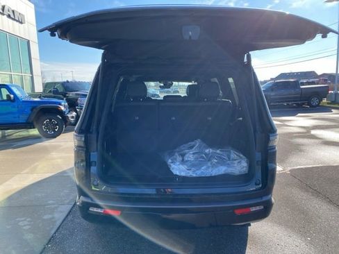 New 2026 Jeep Grand Wagoneer Limited w/ 8-Passenger Seating Package AWD/4WD image 26
