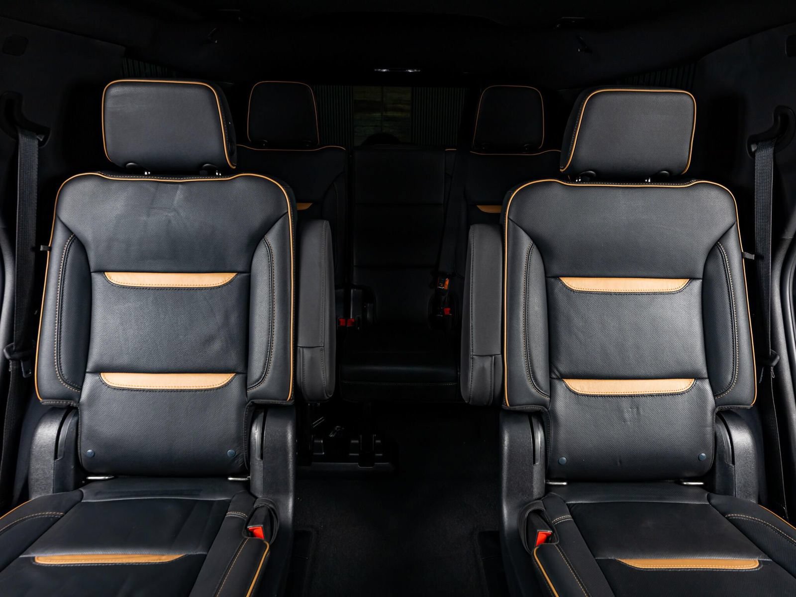 Used 2022 GMC Yukon AT4 AWD/4WD image 32