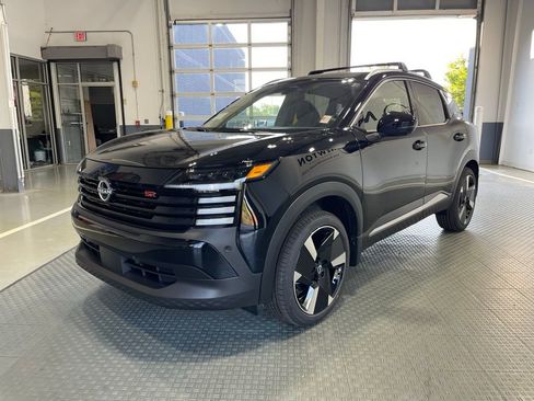 New 2026 Nissan Kicks SR w/ Cold Weather Package image 4