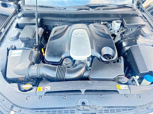 Used 2011 Hyundai Genesis 4.6 RWD image 10