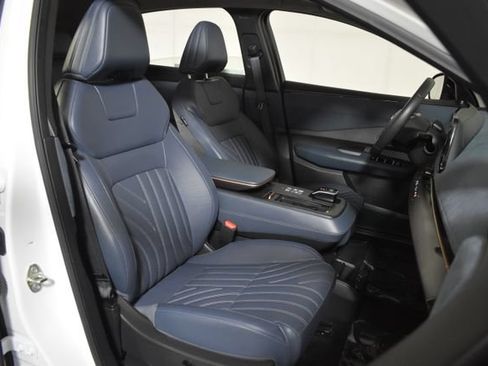 Certified 2024 Nissan Ariya AWD image 37