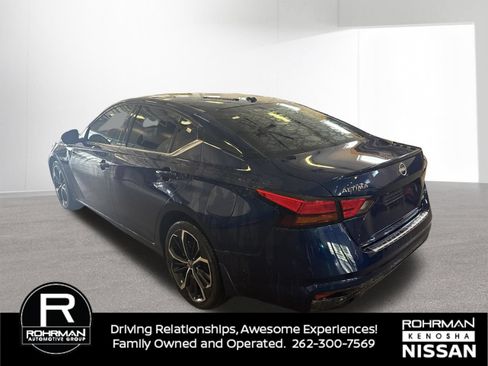 Used 2023 Nissan Altima 2.5 SR w/ SR Premium Package AWD/4WD image 3