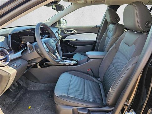 New 2026 Chevrolet Trax LT w/ Sunroof Package FWD image 4
