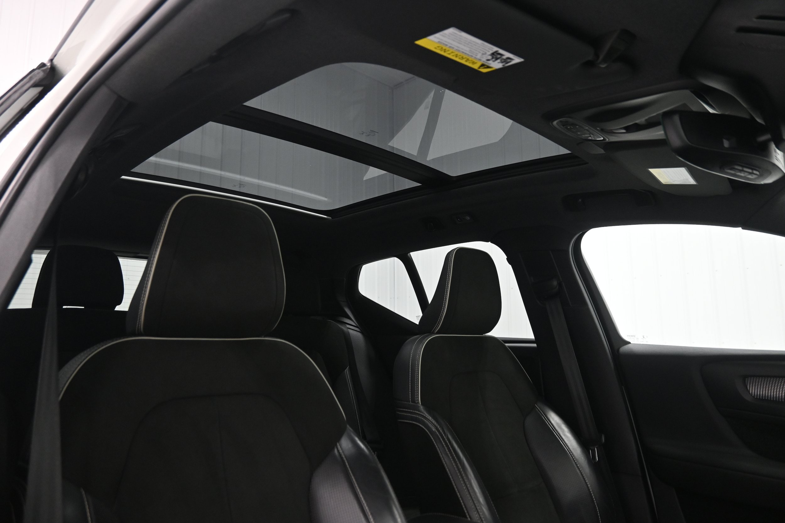 Used 2021 Volvo XC40 T5 R-Design w/ Protection Package Premier AWD/4WD image 29