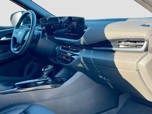 Used 2025 Buick Envista Avenir image 28