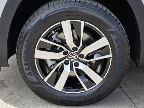 Used 2023 Volkswagen Atlas SE FWD image 11