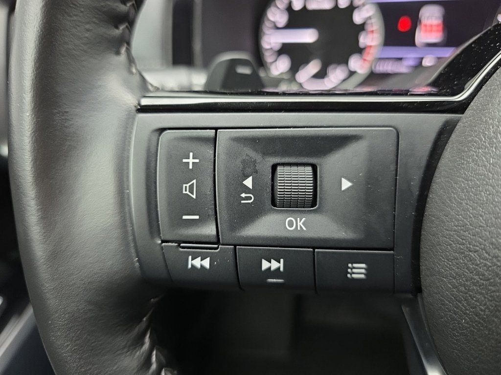 Used 2024 Nissan Pathfinder SL w/ Lighting Package (N92) AWD/4WD image 19
