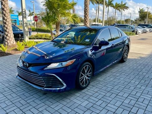 Used 2024 Toyota Camry XLE image 3