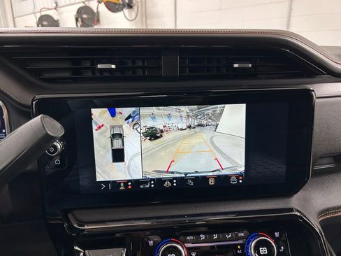 Used 2025 GMC Sierra 3500 AT4 w/ AT4 Premium Plus Package AWD/4WD image 24
