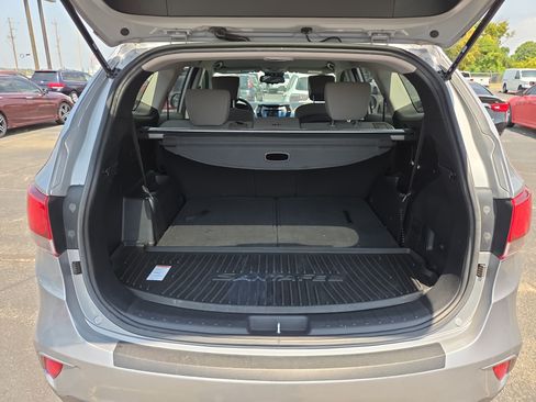 Used 2017 Hyundai Santa Fe SE FWD image 14