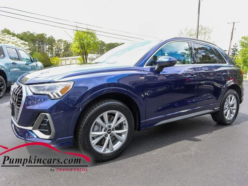 Used 2022 Audi Q3 2.0T Premium Plus w/ Premium Plus Package AWD/4WD image 2