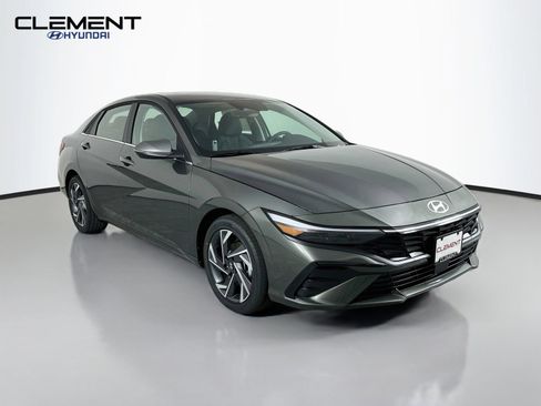 New 2026 Hyundai Elantra Limited FWD image 3