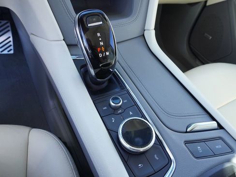 Used 2020 Cadillac XT5 Premium Luxury image 19