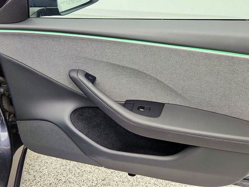 Used 2024 Tesla Model 3 image 30