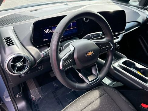 Certified 2025 Chevrolet Equinox EV LT FWD image 9