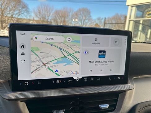 Used 2025 Ford Explorer Active w/ Active Comfort Package image 18