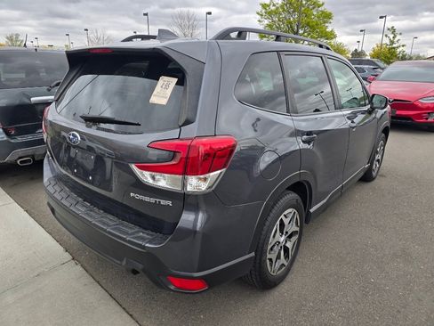 Used 2022 Subaru Forester Premium AWD/4WD image 5