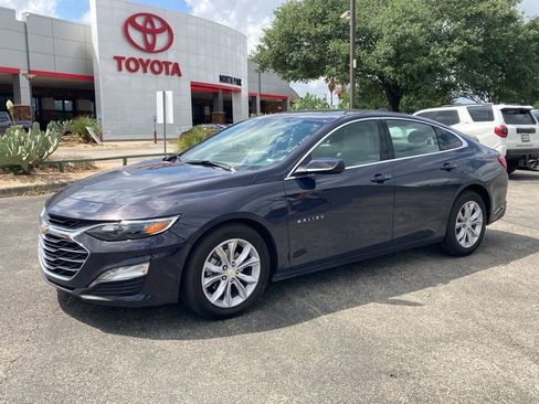 Used 2025 Chevrolet Malibu LT image 1