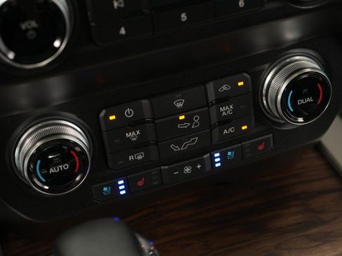 Used 2020 Ford F150 Lariat w/ Equipment Group 502A Luxury AWD/4WD image 51