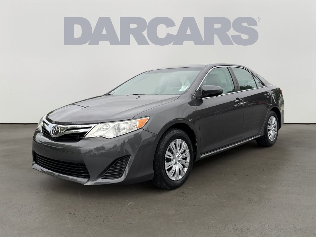 Used 2014 Toyota Camry LE FWD image 2