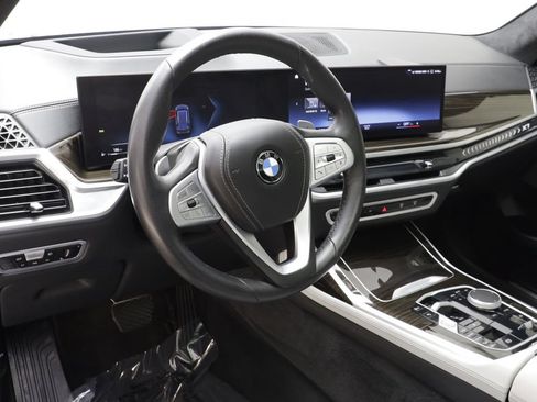 Used 2023 BMW X7 xDrive40i w/ Premium Package AWD/4WD image 7