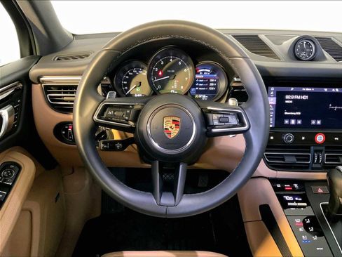 Certified 2026 Porsche Macan AWD/4WD image 15