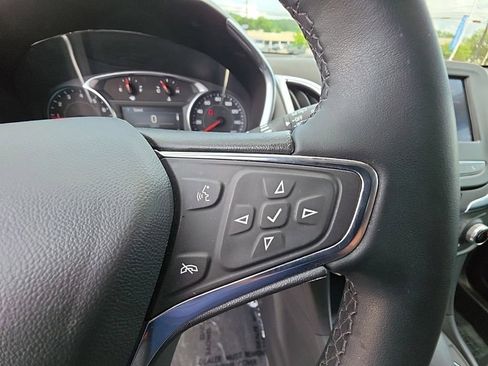 Used 2023 Chevrolet Equinox LT FWD image 12