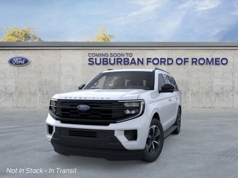 New 2026 Ford Expedition Active image 2