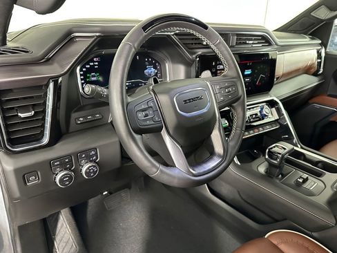 Used 2025 GMC Sierra 1500 Denali Ultimate AWD/4WD image 12