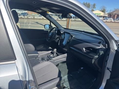 Used 2025 Subaru Forester Premium image 12