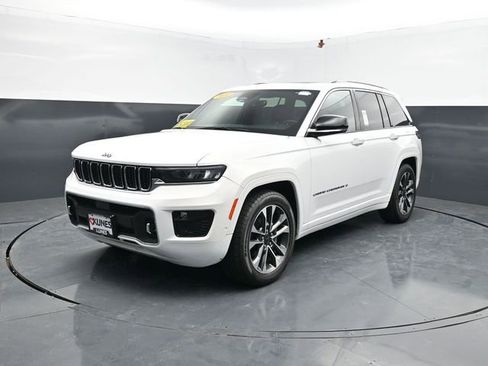 Used 2022 Jeep Grand Cherokee Overland AWD/4WD image 4