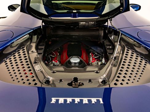 Certified 2022 Ferrari SF90 Spider AWD/4WD image 32