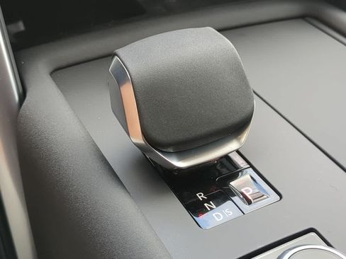 New 2026 Land Rover Discovery Limited Edition AWD/4WD image 35