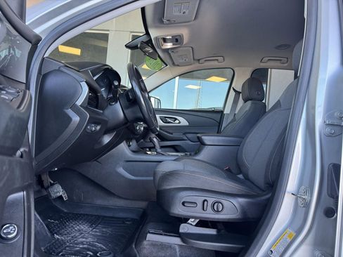 Used 2020 Chevrolet Traverse LT w/ LPO, Cargo Package image 12