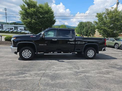 Used 2020 Chevrolet Silverado 2500 LTZ w/ LTZ Convenience Package AWD/4WD image 2
