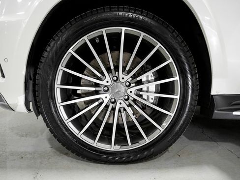 Used 2014 Mercedes-Benz GL 550 4MATIC image 38