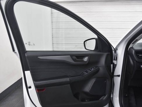 Used 2025 Ford Escape Active image 10