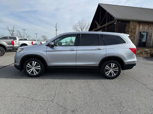 Used 2017 Honda Pilot EX image 3