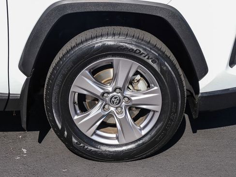 Certified 2022 Toyota RAV4 XLE w/ Convenience Package FWD image 11