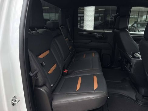 Used 2025 GMC Sierra 1500 AT4 AWD/4WD image 9