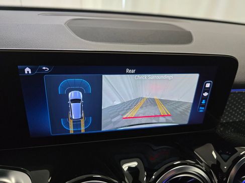 Certified 2025 Mercedes-Benz GLB 250 4MATIC image 36