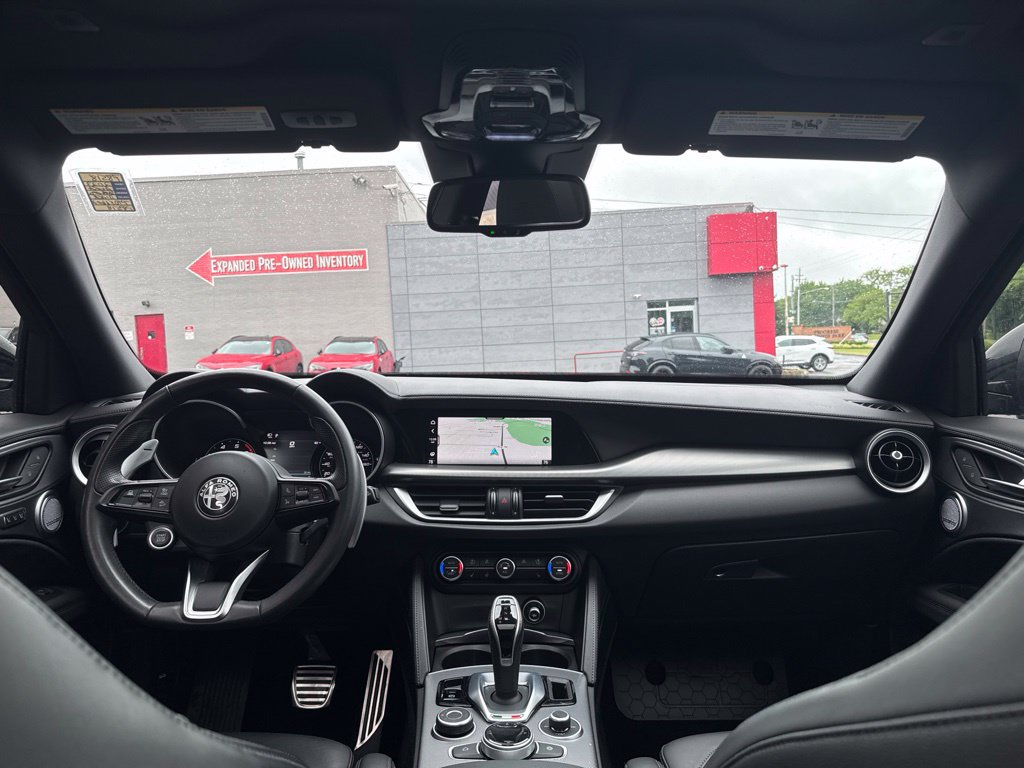 Used 2023 Alfa Romeo Stelvio Veloce AWD/4WD image 34