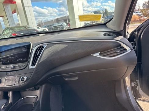 Used 2024 Chevrolet Malibu LT image 33