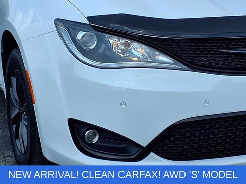 Used 2020 Chrysler Pacifica Touring-L w/ Advanced Safetytec Group AWD/4WD image 30