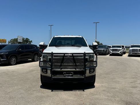 Used 2022 Ford F250 Lariat w/ Lariat Value Package AWD/4WD image 2