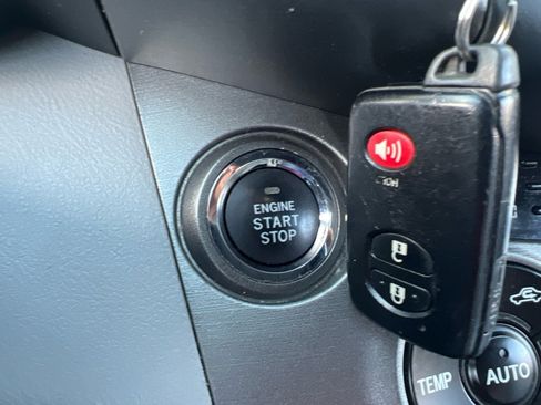 Used 2012 Toyota RAV4 Limited image 22