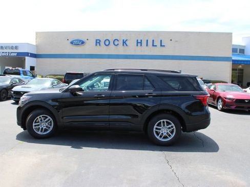 New 2026 Ford Explorer Active RWD image 9