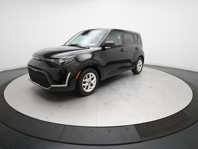 Used 2023 Kia Soul LX w/ LX Technology Package