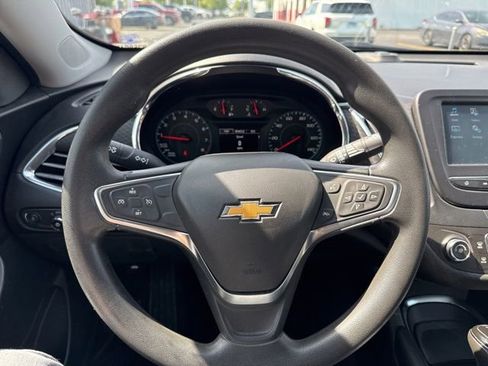 Used 2018 Chevrolet Malibu LT FWD image 19