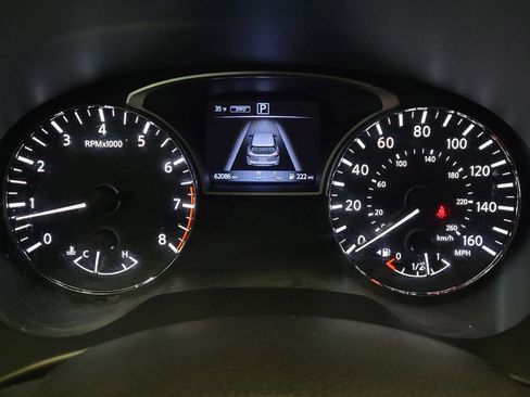 Used 2020 Nissan Pathfinder SV image 23